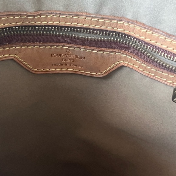 Louis Vuitton Brown GM bucket - Picture 12 of 16